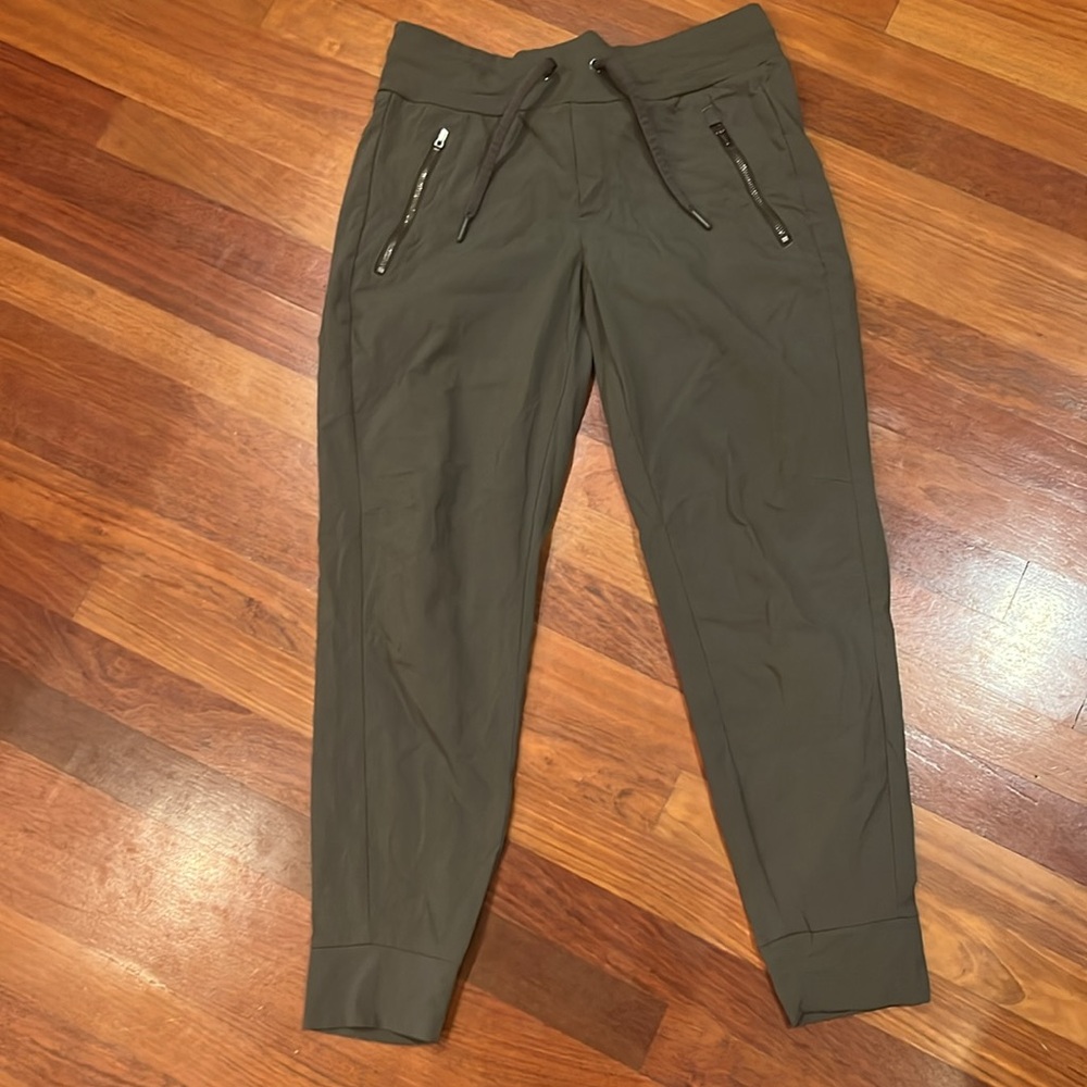 Athleta Green Jogger Pants.  Trekkie North Jogger